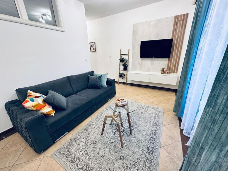 Beautiful Fully Renovated Apartment By The Sea, Large Balcony With Enchanting Views 内乌姆 外观 照片