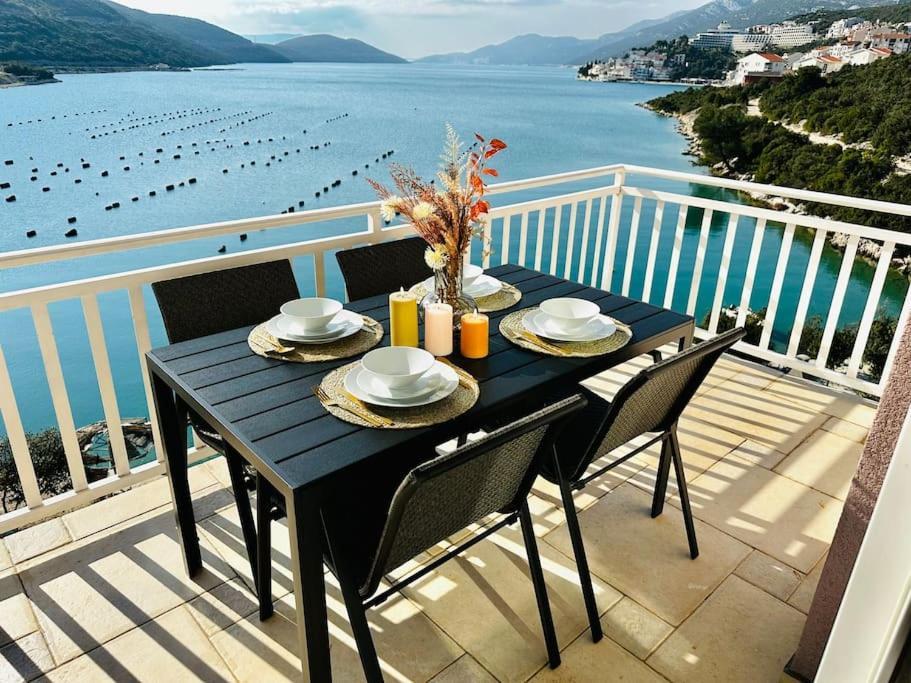 Beautiful Fully Renovated Apartment By The Sea, Large Balcony With Enchanting Views 内乌姆 外观 照片