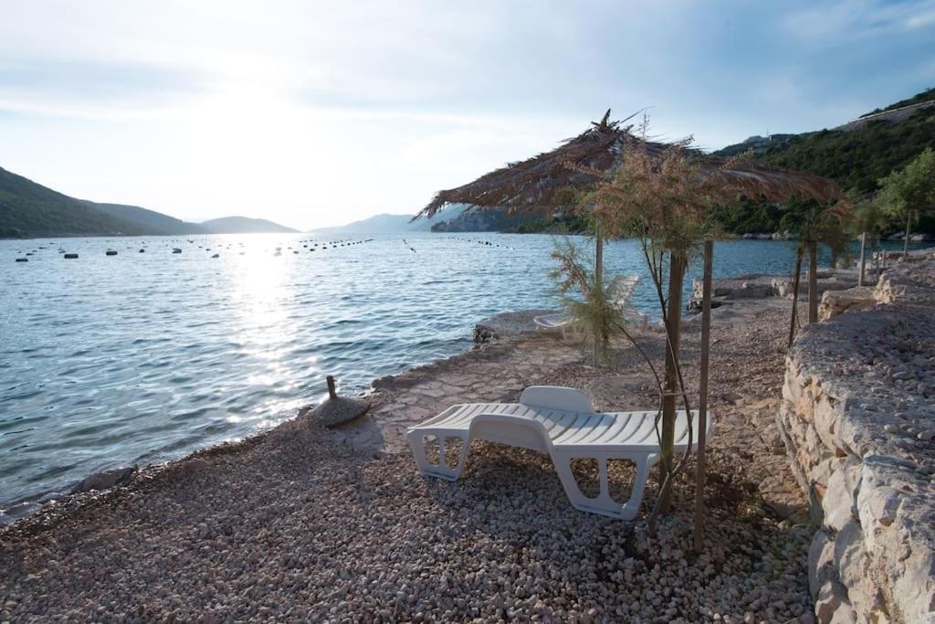 Beautiful Fully Renovated Apartment By The Sea, Large Balcony With Enchanting Views 内乌姆 外观 照片